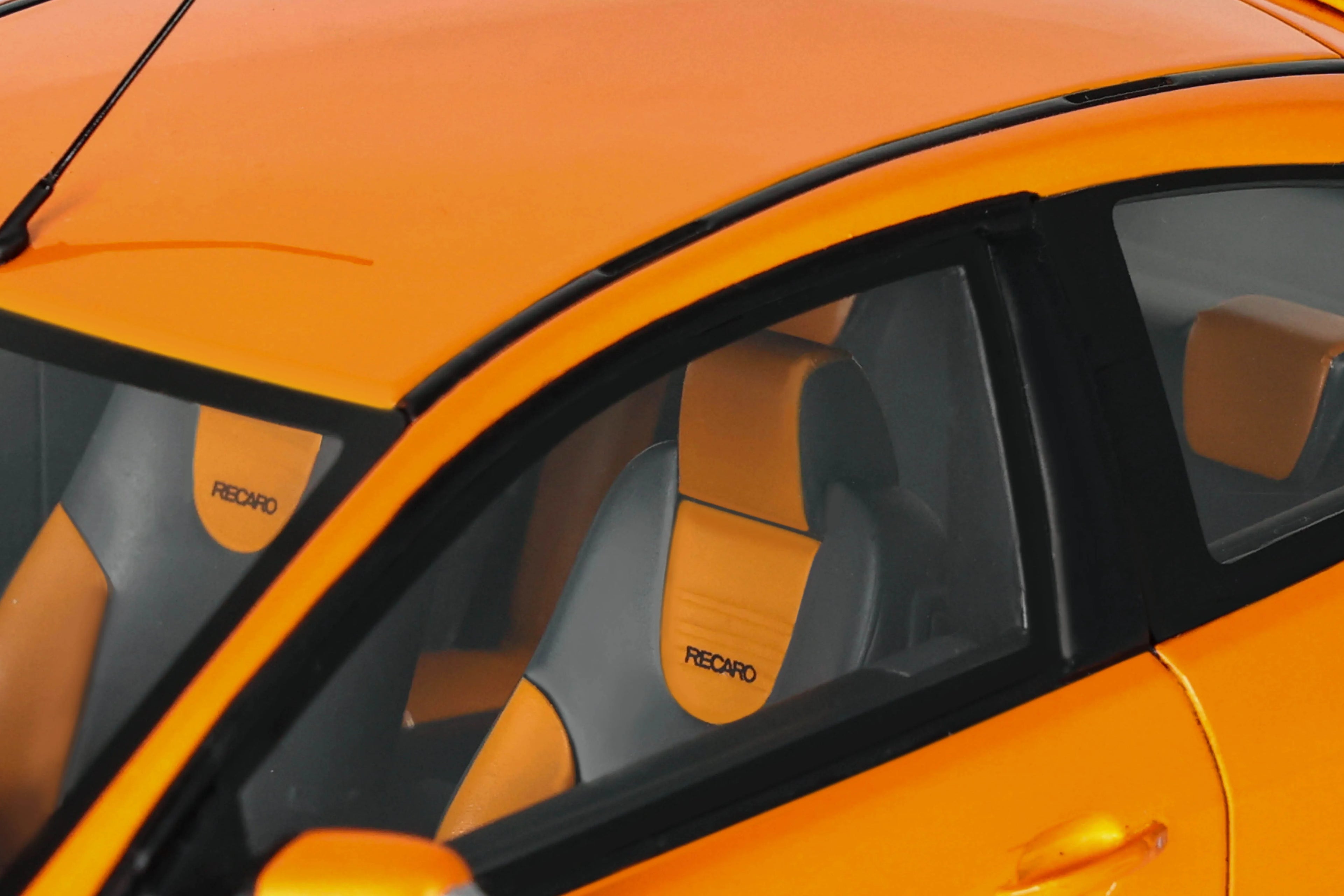 Ford Focus MK2 ST 2.5 (Electric Orange) 1:18