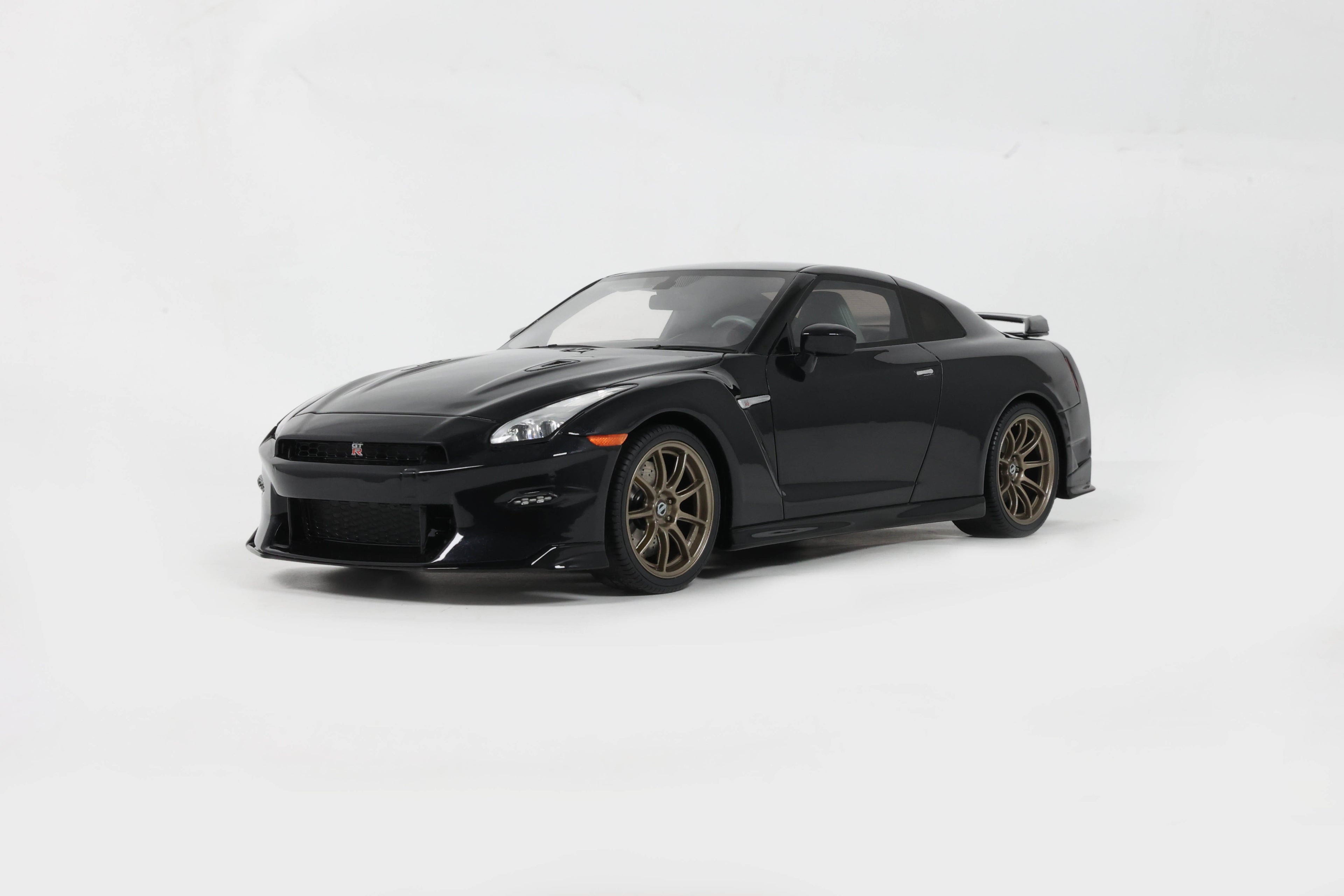 NISSAN GT-R TAKUMI EDTION MIDNIGHT PURPLE 2024 1:18 GT