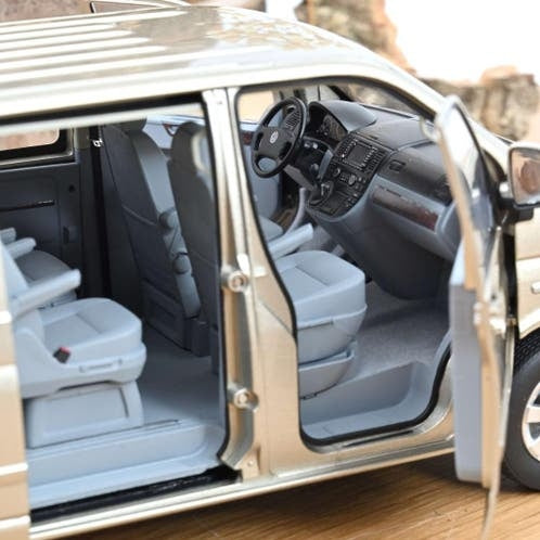 VW Multivan 2003 Wheat Beige metallic / 1:18 / Norev
