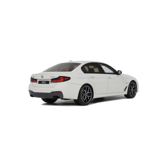 BMW 545E X Drive M Sport '23, wit, 1:18