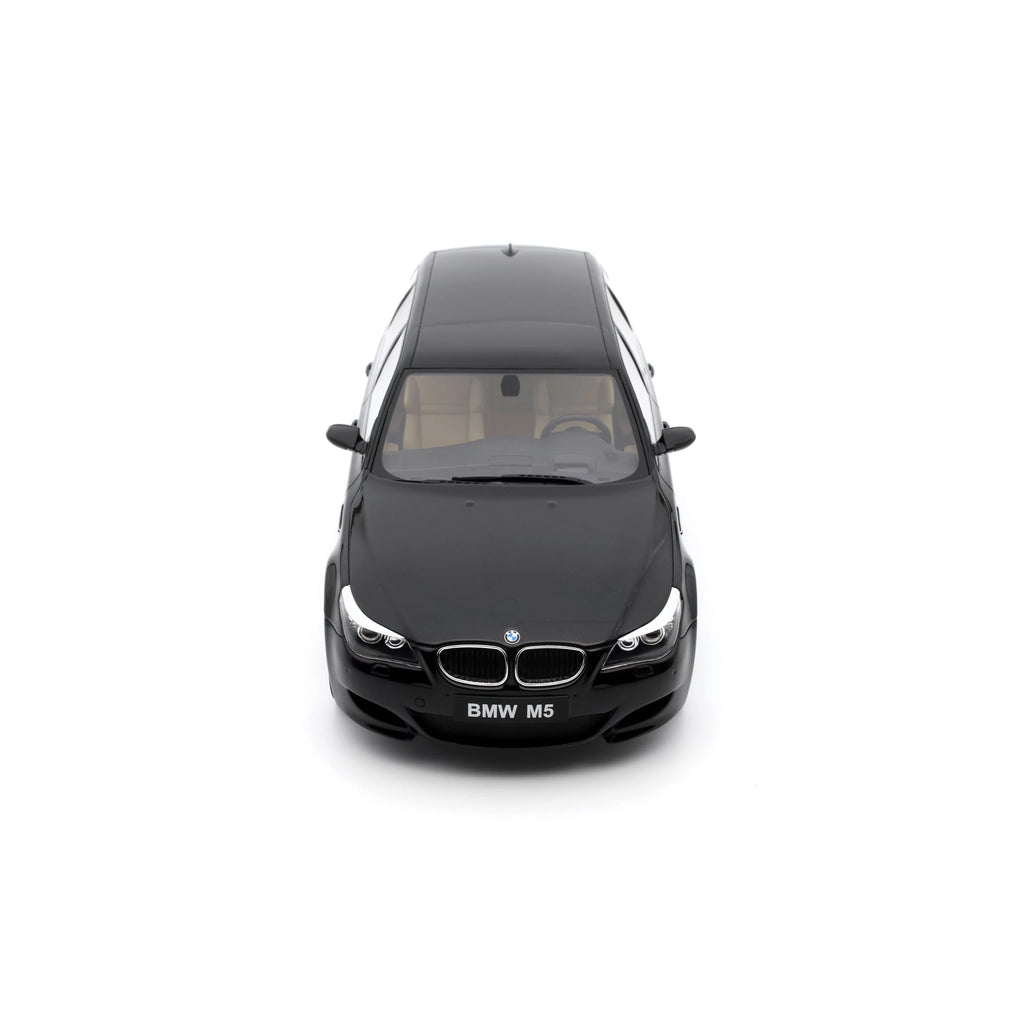 BMW M5 (E61) 2004, zwart 1:18