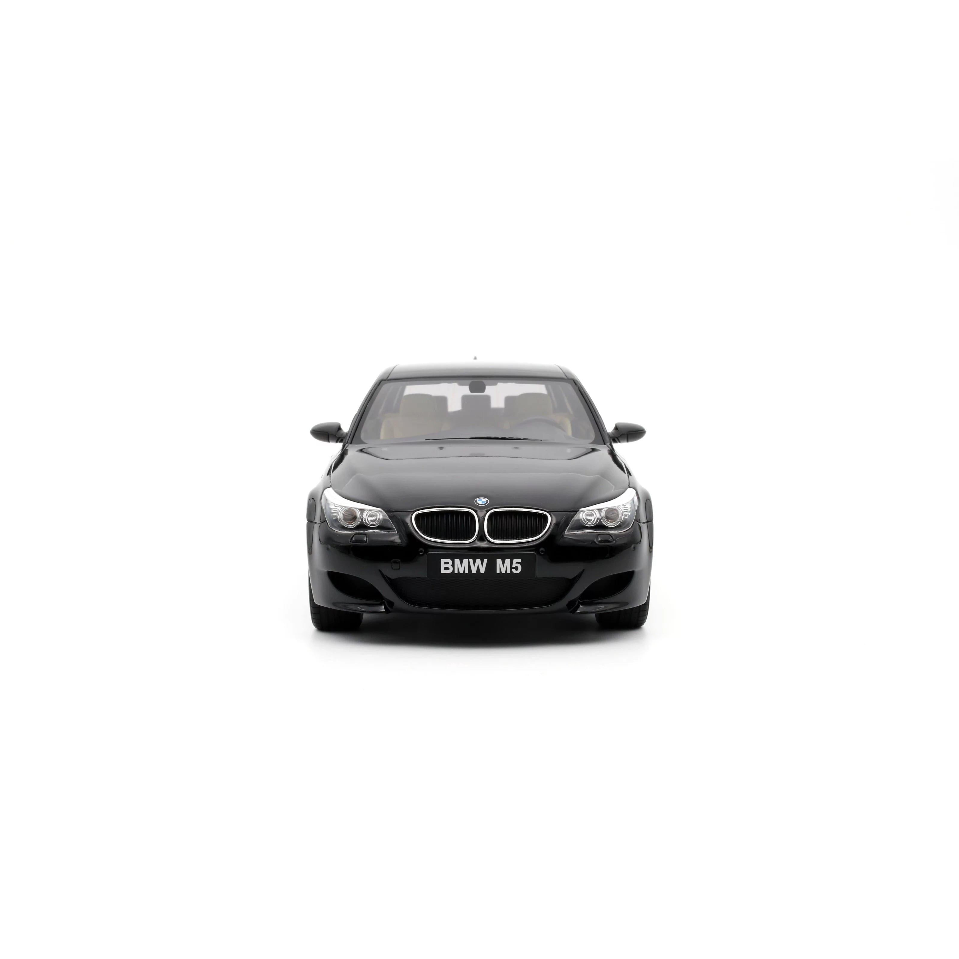 BMW M5 (E61) 2004, zwart 1:18