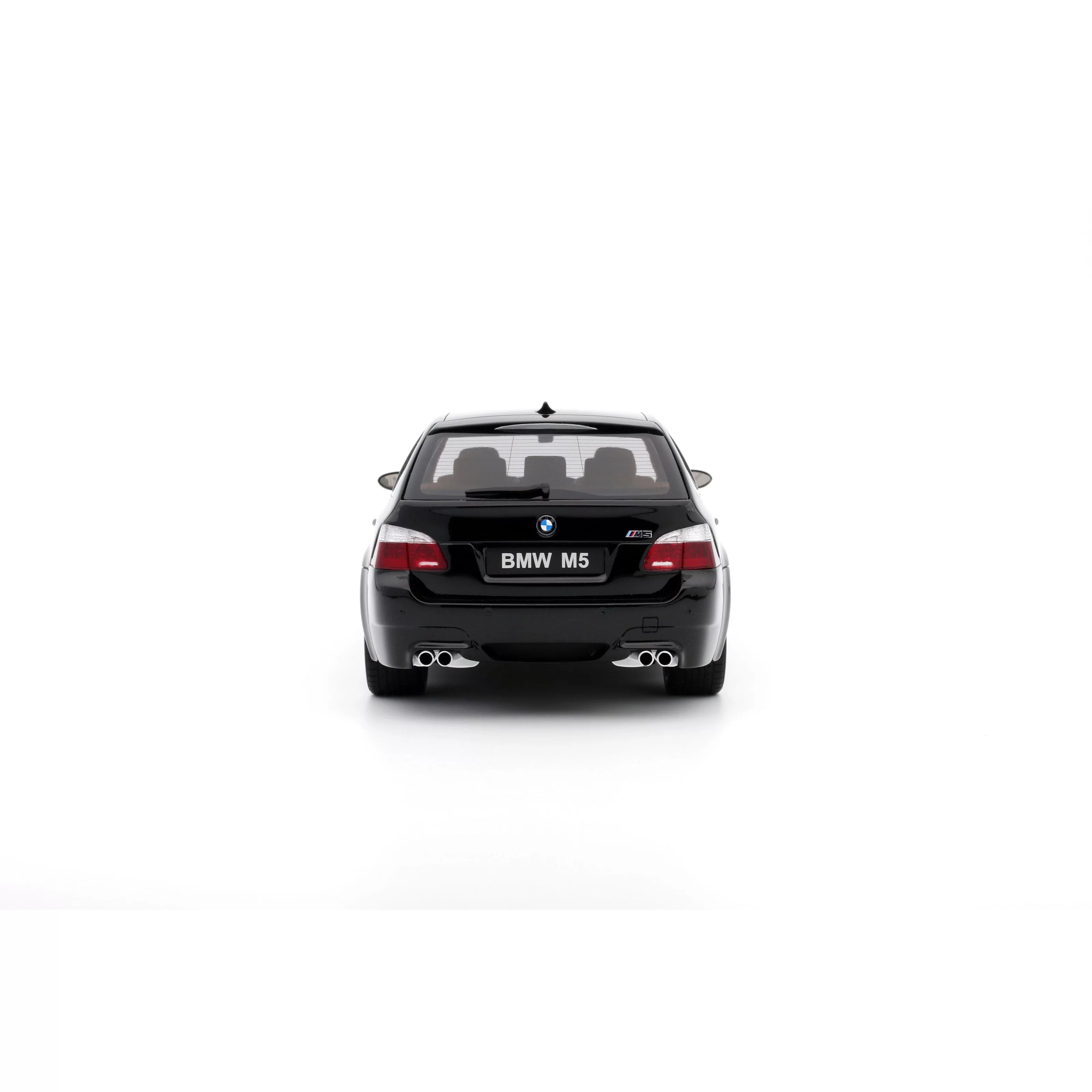 BMW M5 (E61) 2004, zwart 1:18