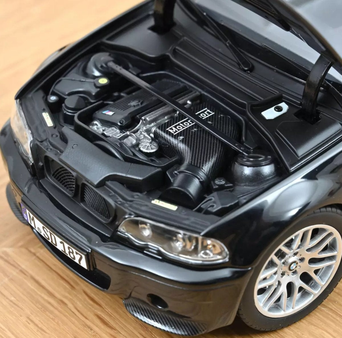 BMW M3 CSL 2003 SAPHIRE BLACK 1:18 NOREV