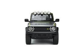 Ford Bronco by RTR 2022 iconic silver/ green GT Spirit 1:18