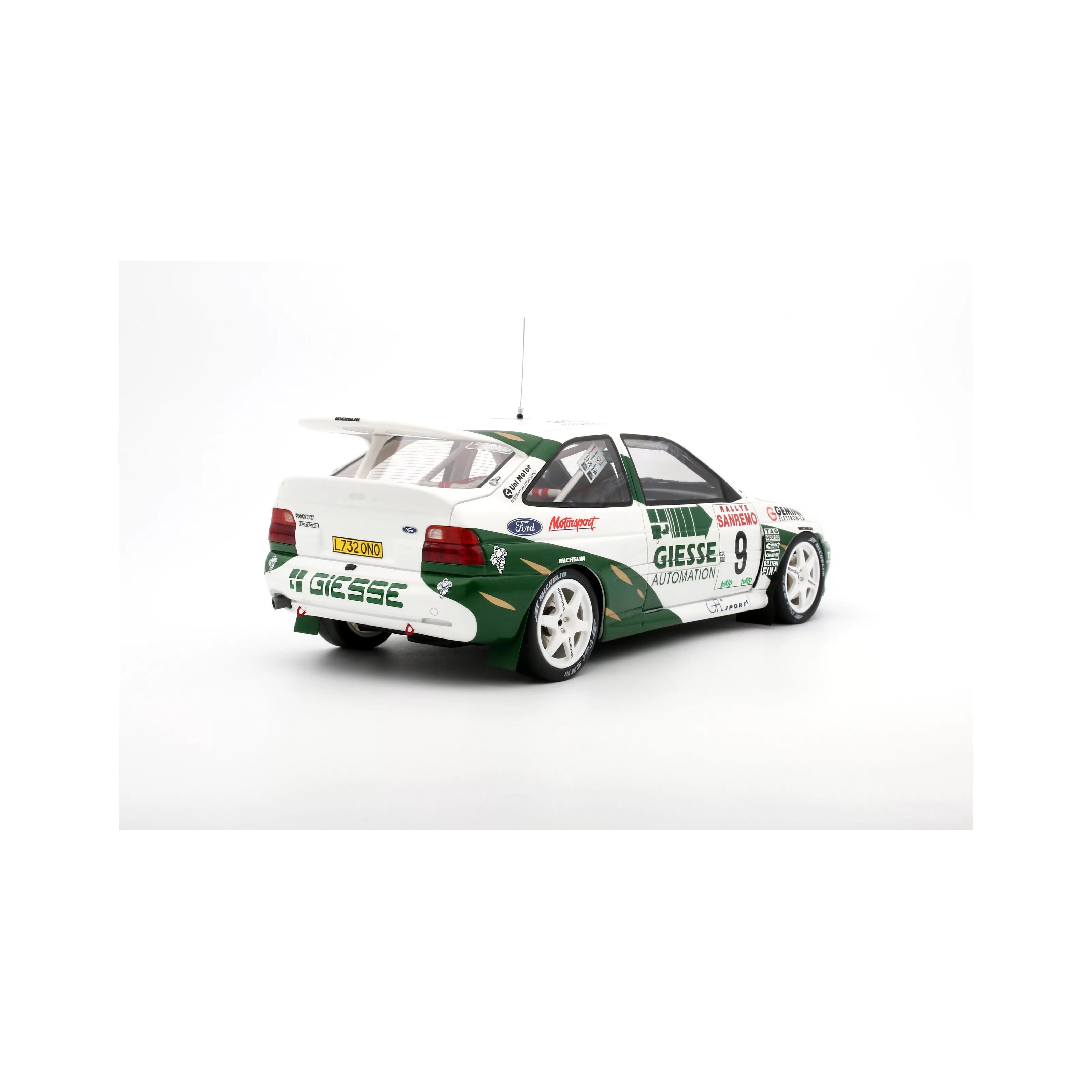 Ford Escort RS Cosworth G A. White B. Thiry #9 San Remo '94 1:18
