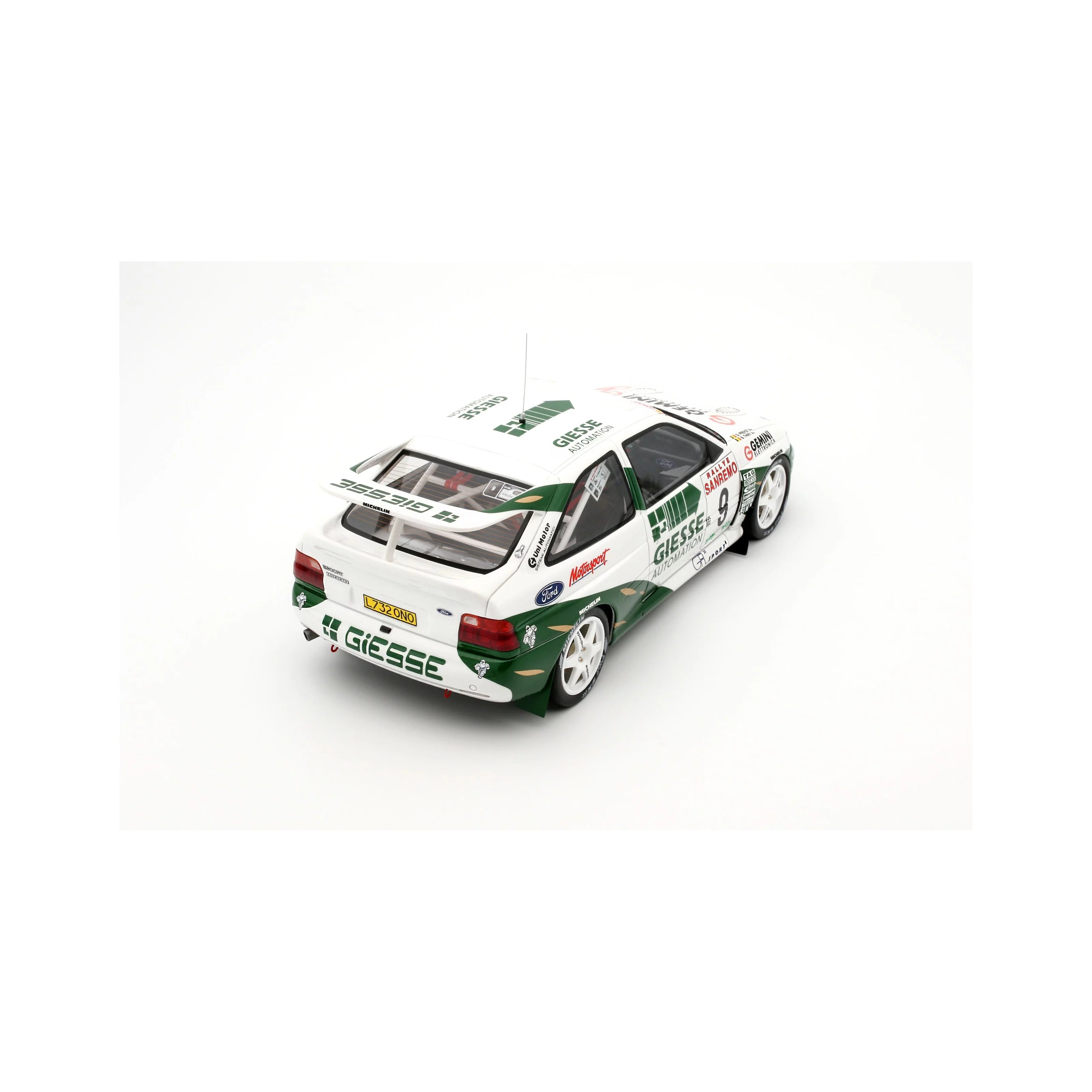Ford Escort RS Cosworth G A. White B. Thiry #9 San Remo '94 1:18