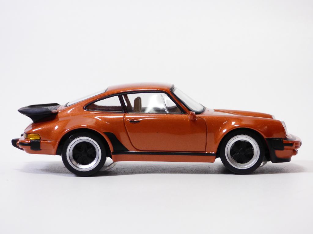 Porsche 911 - 930 Turbo Metallic Copper 1/43 - Norev