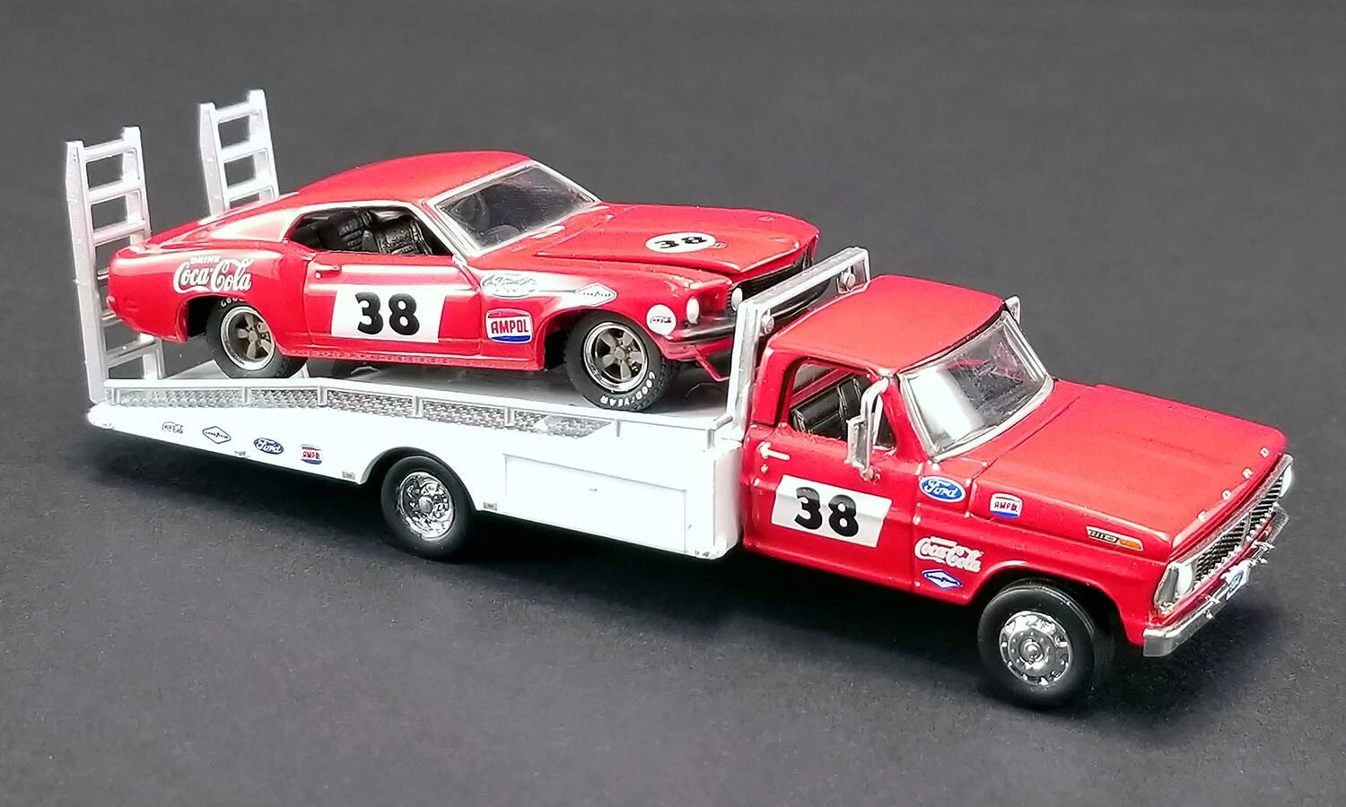 Allan Moffat Mustang & Ford F-350 Ramp Truck ACME 1:64