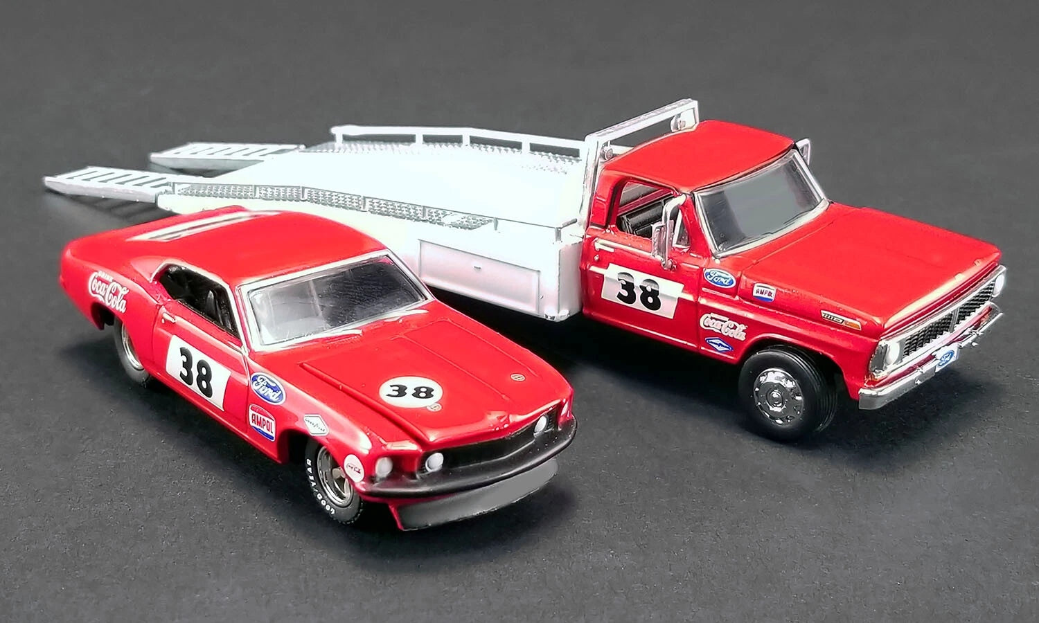 Allan Moffat Mustang & Ford F-350 Ramp Truck ACME 1:64