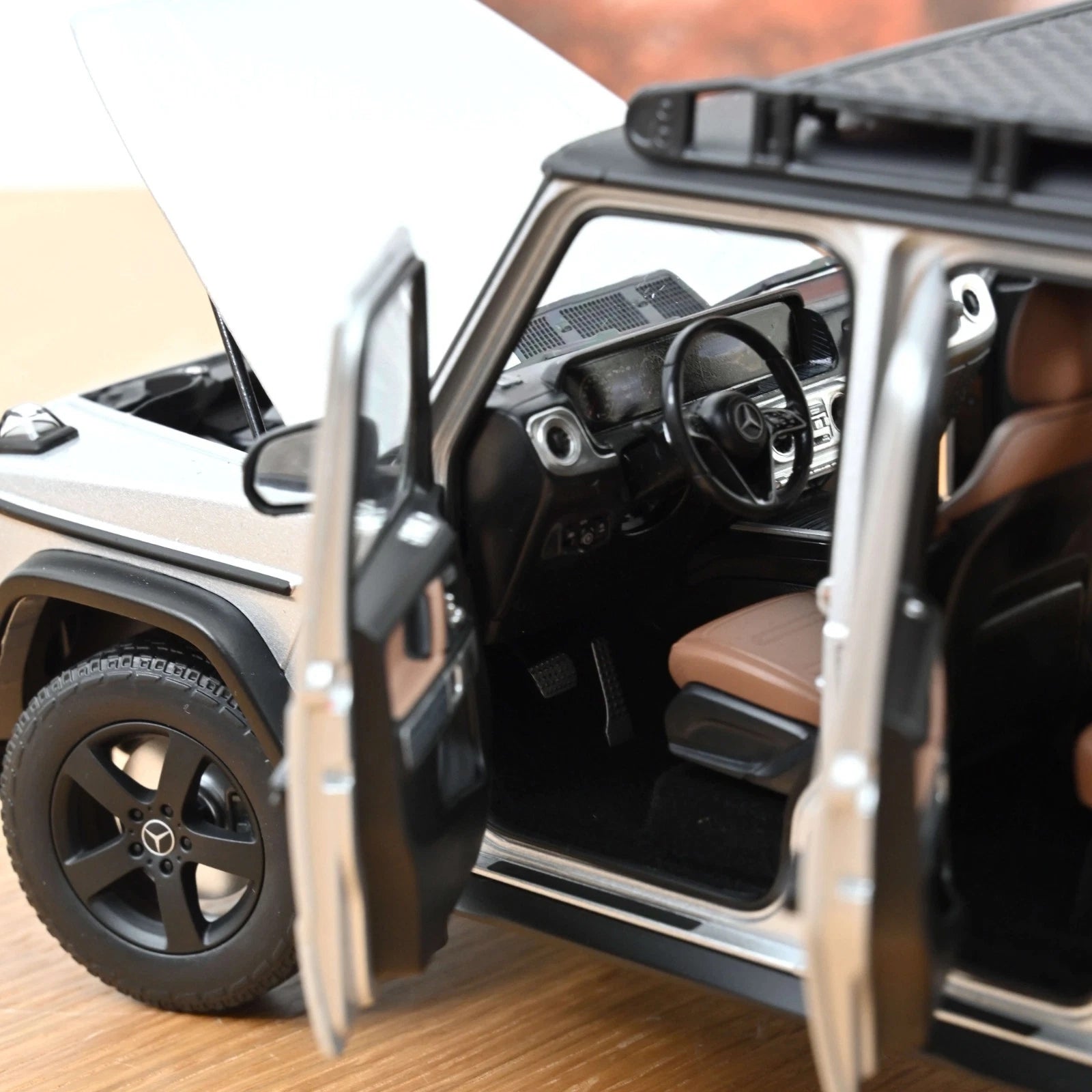 Mercedes G-Klasse 2024 Iridium Silver 1:18 Norev