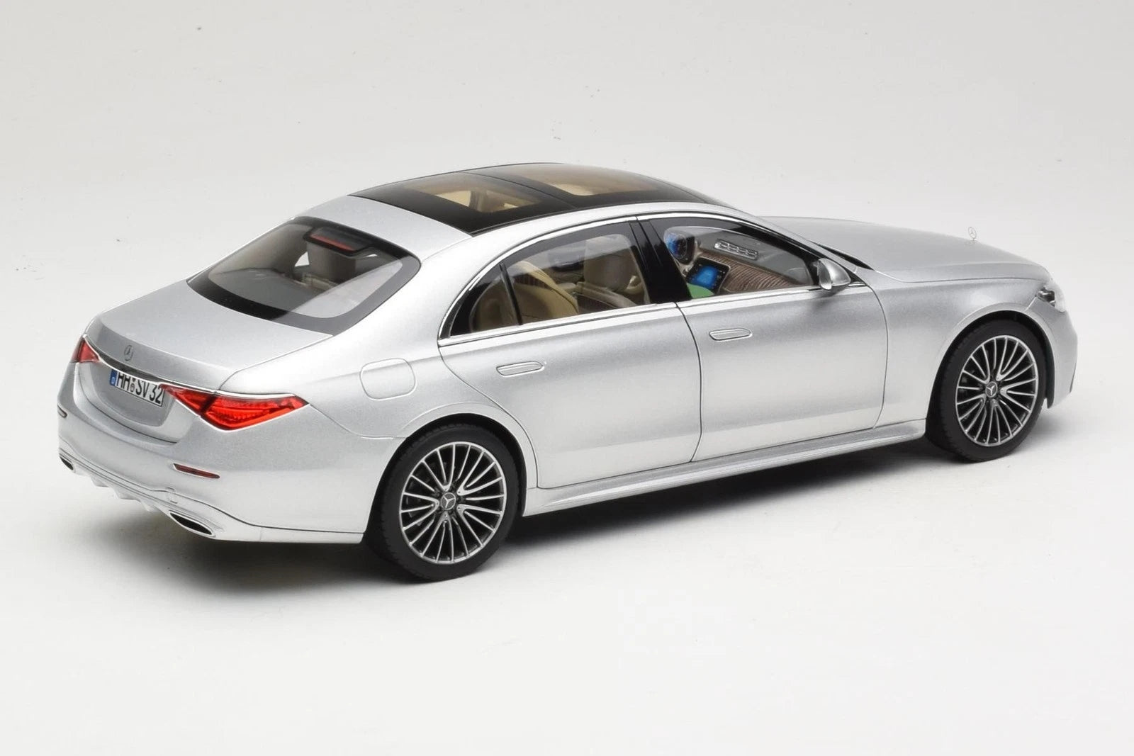 Mercedes S-Klasse AMG-line 2021 Brilliant Silver 1:18 Norev