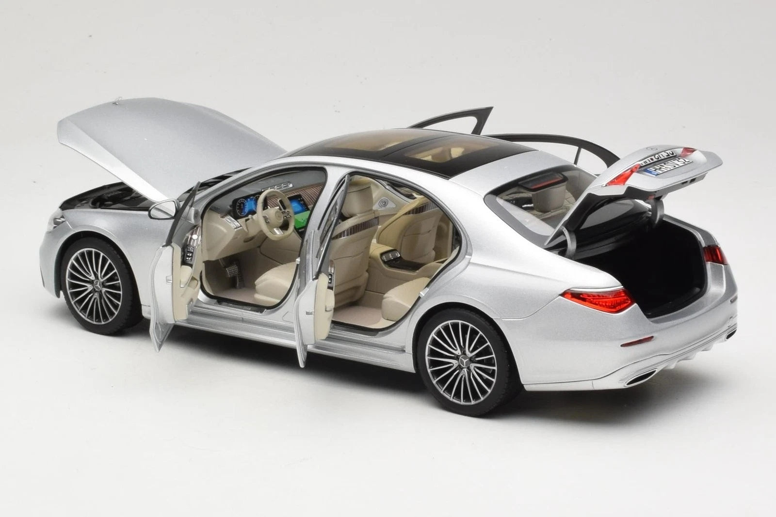 Mercedes S-Klasse AMG-line 2021 Brilliant Silver 1:18 Norev