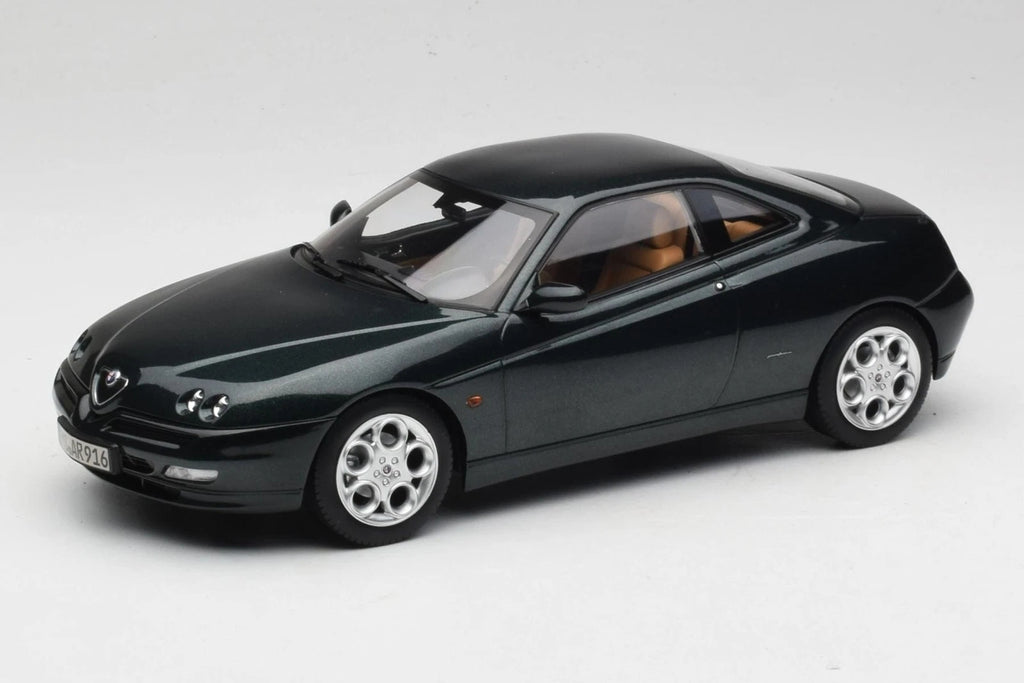 Alfa Romeo GTV 2001 Coventry Green Metallic 1:18 Norev