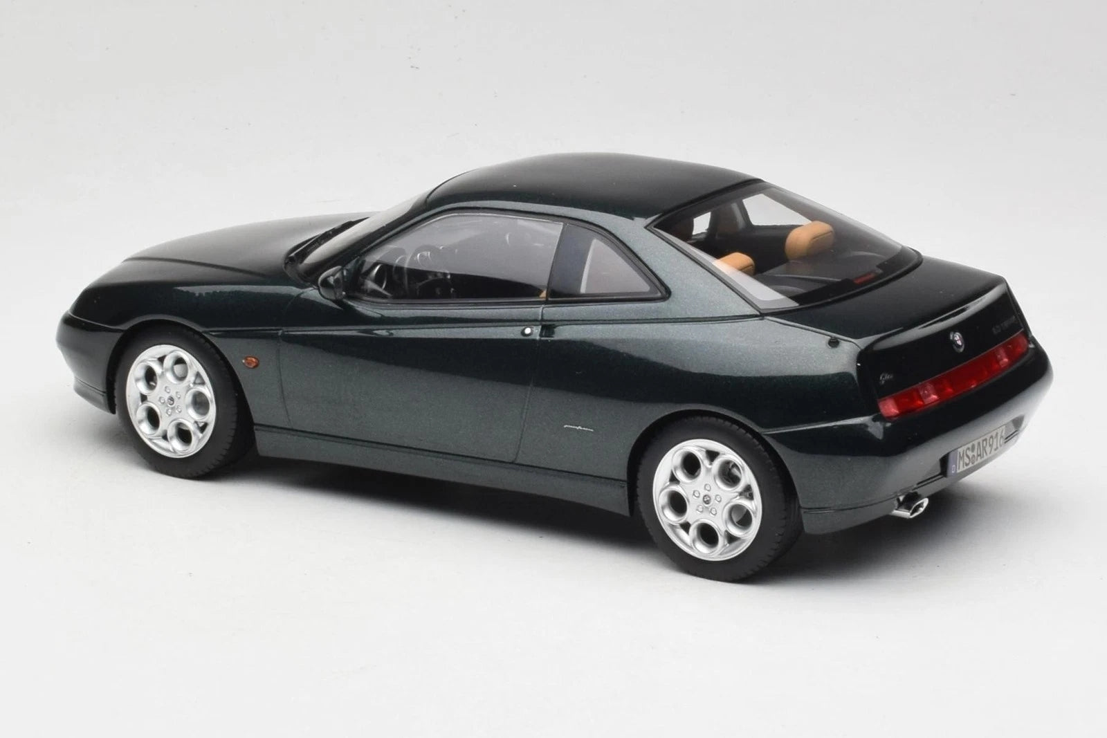 Alfa Romeo GTV 2001 Coventry Green Metallic 1:18 Norev