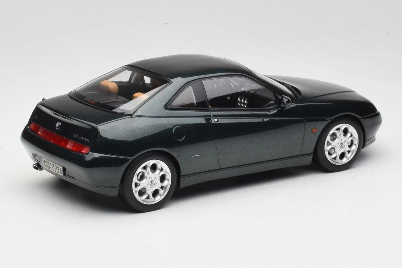 Alfa Romeo GTV 2001 Coventry Green Metallic 1:18 Norev