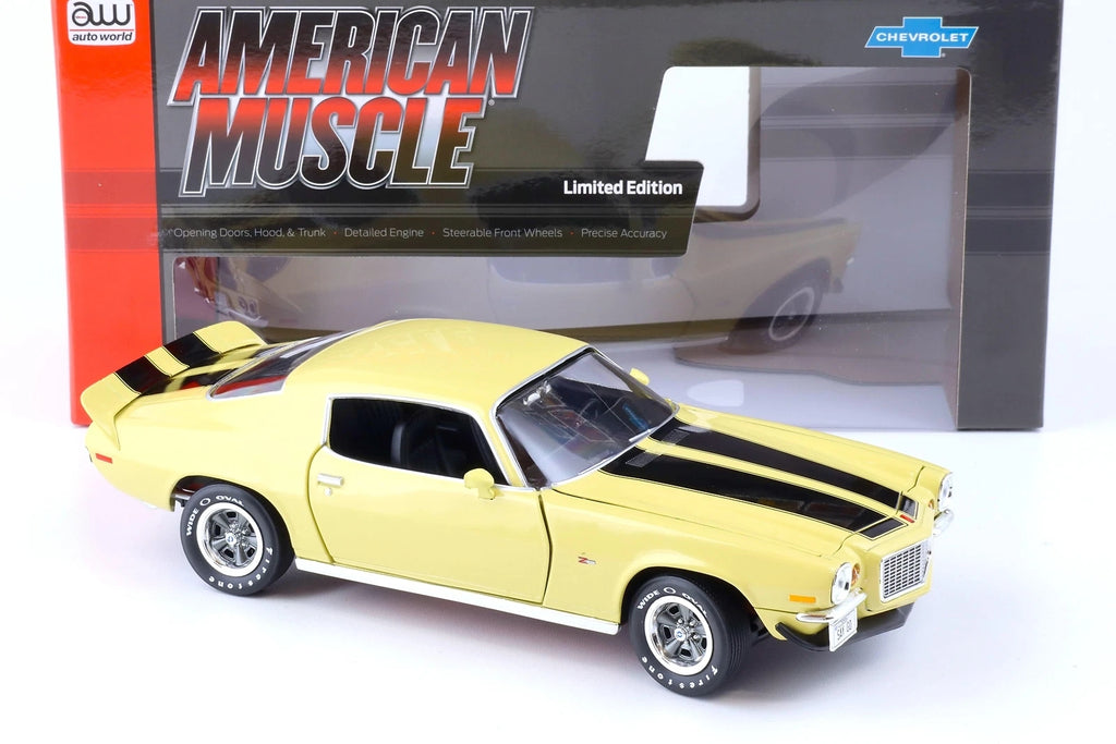 Chevrolet Camaro RS/ Z28 Coupe cream yellow/ black stripes