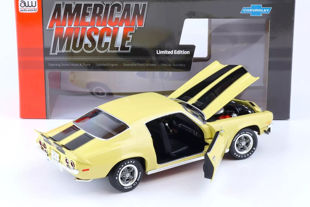 Chevrolet Camaro RS/ Z28 Coupe cream yellow/ black stripes