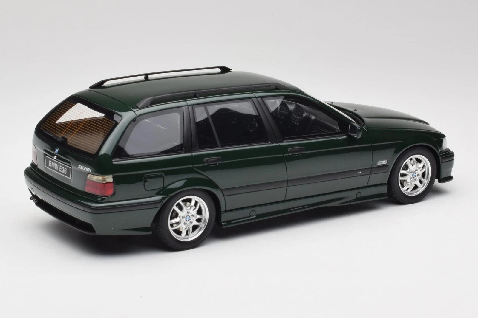 BMW E36 328i touring M Pack Fern Green 386 1997 1:18