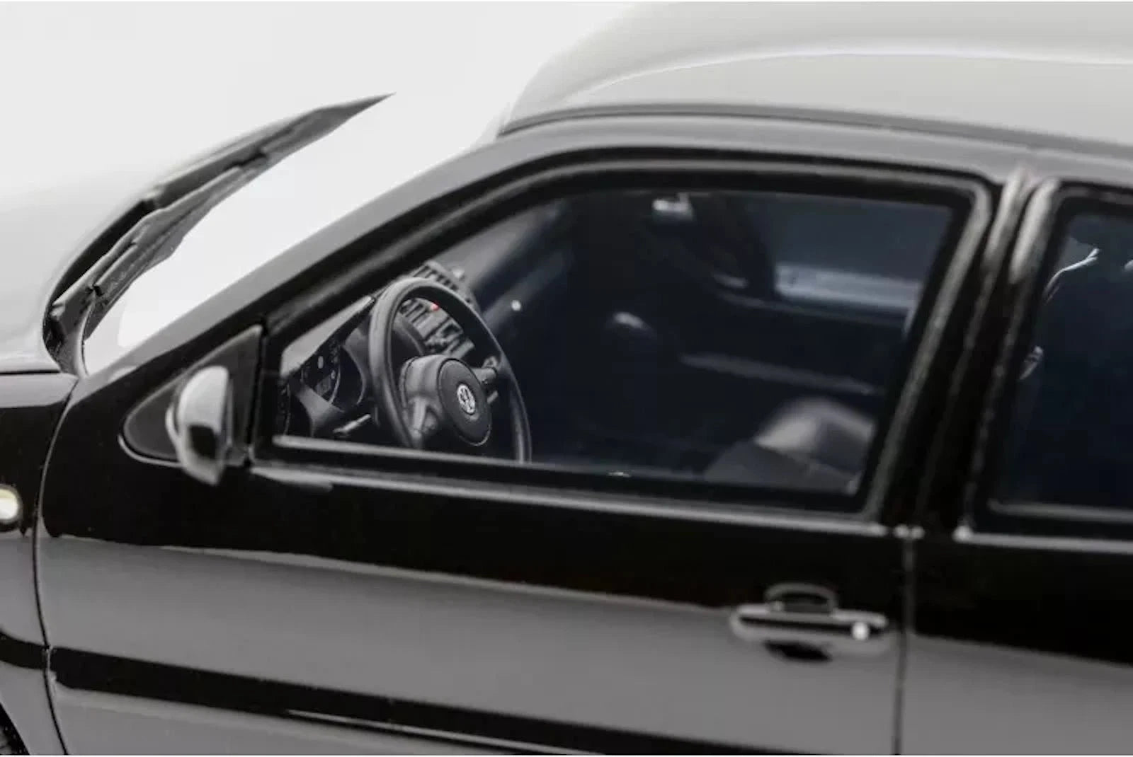 Volkswagen VW Polo (6N2) GTi Bouwjaar 2001 black magic 1:18