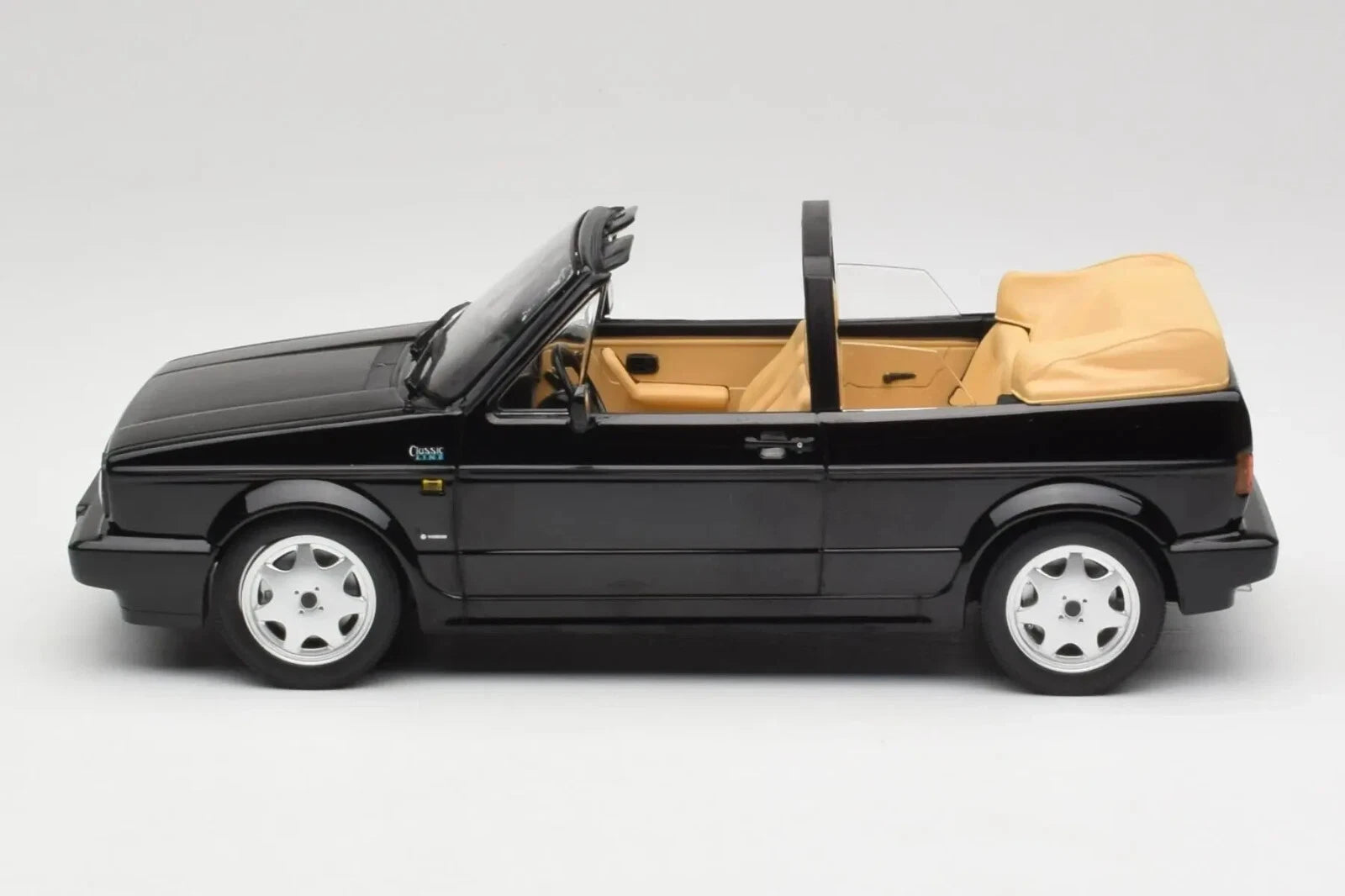 Volkswagen Golf I Cabriolet 1992 Zwart 1-18 Norev