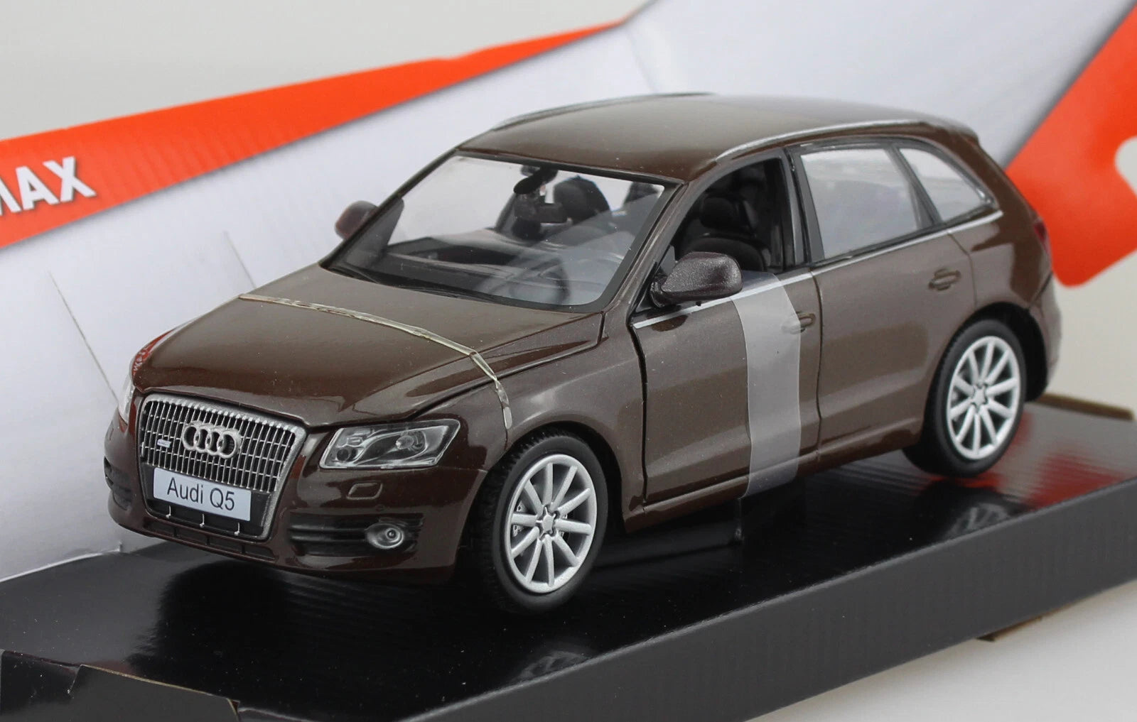 Audi Q5 Bruin metallic 1:24 MotorMax