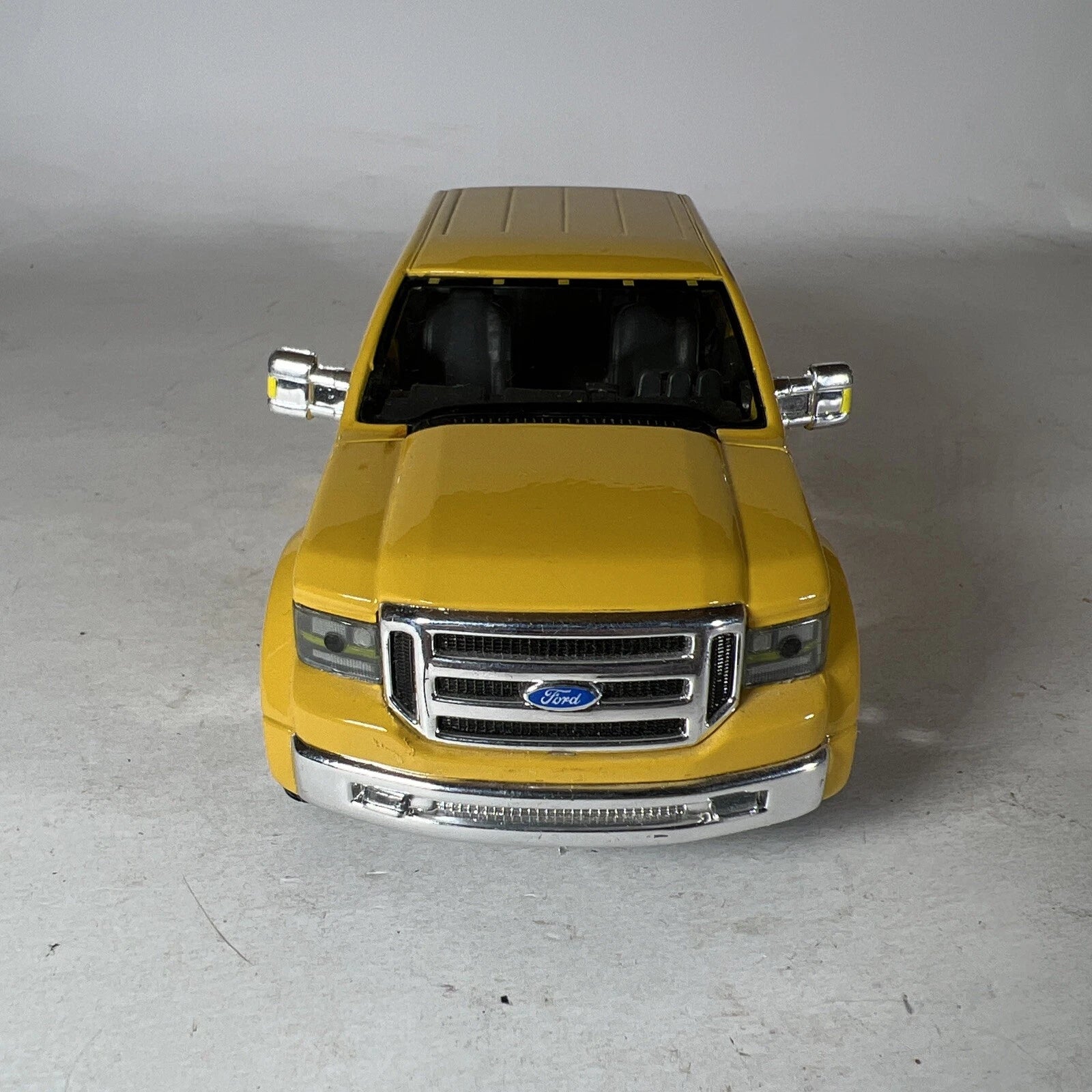 Ford Mighty F-350 Super Duty - Maisto - 1:31