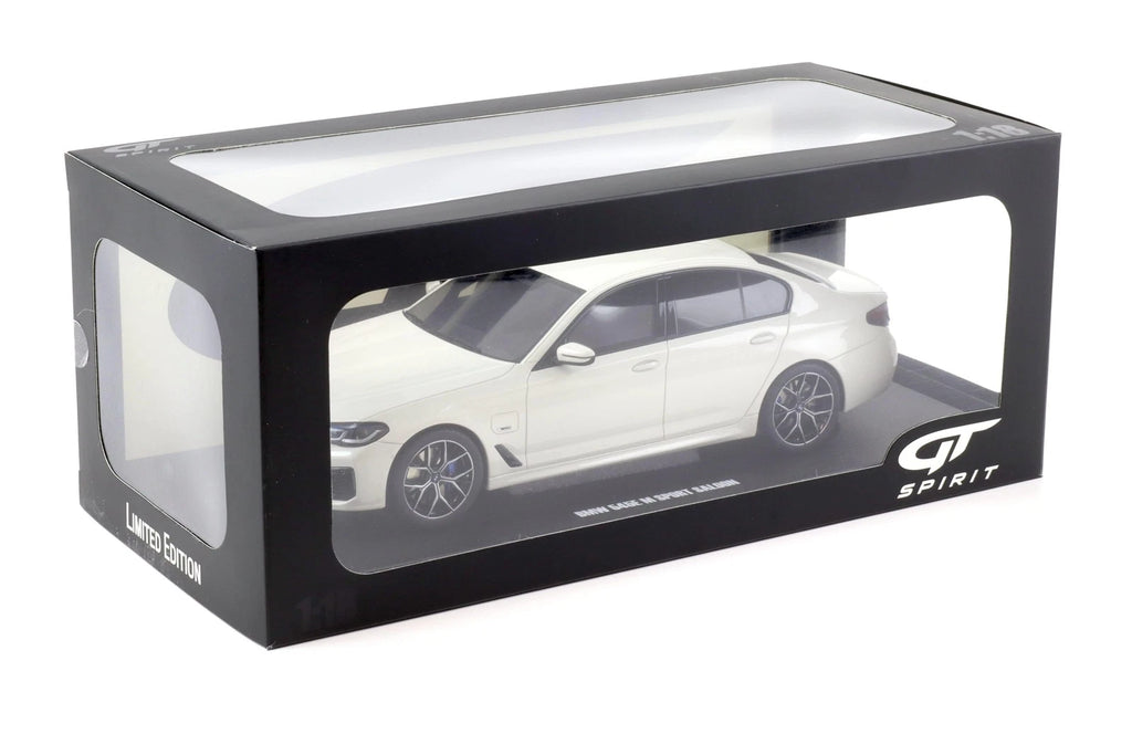 BMW 545E X Drive M Sport '23, wit, 1:18