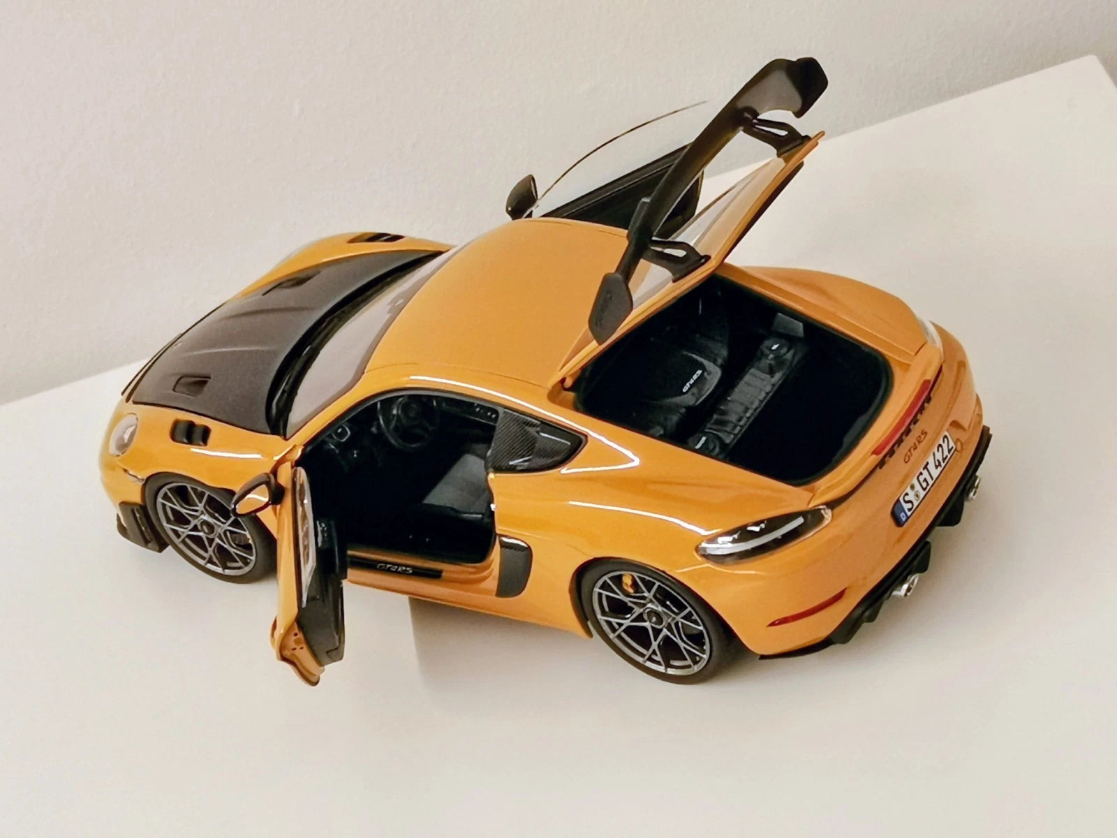 Porsche 718 Cayman GT4 RS 2023 Weissach Pack - Norev - 1:18