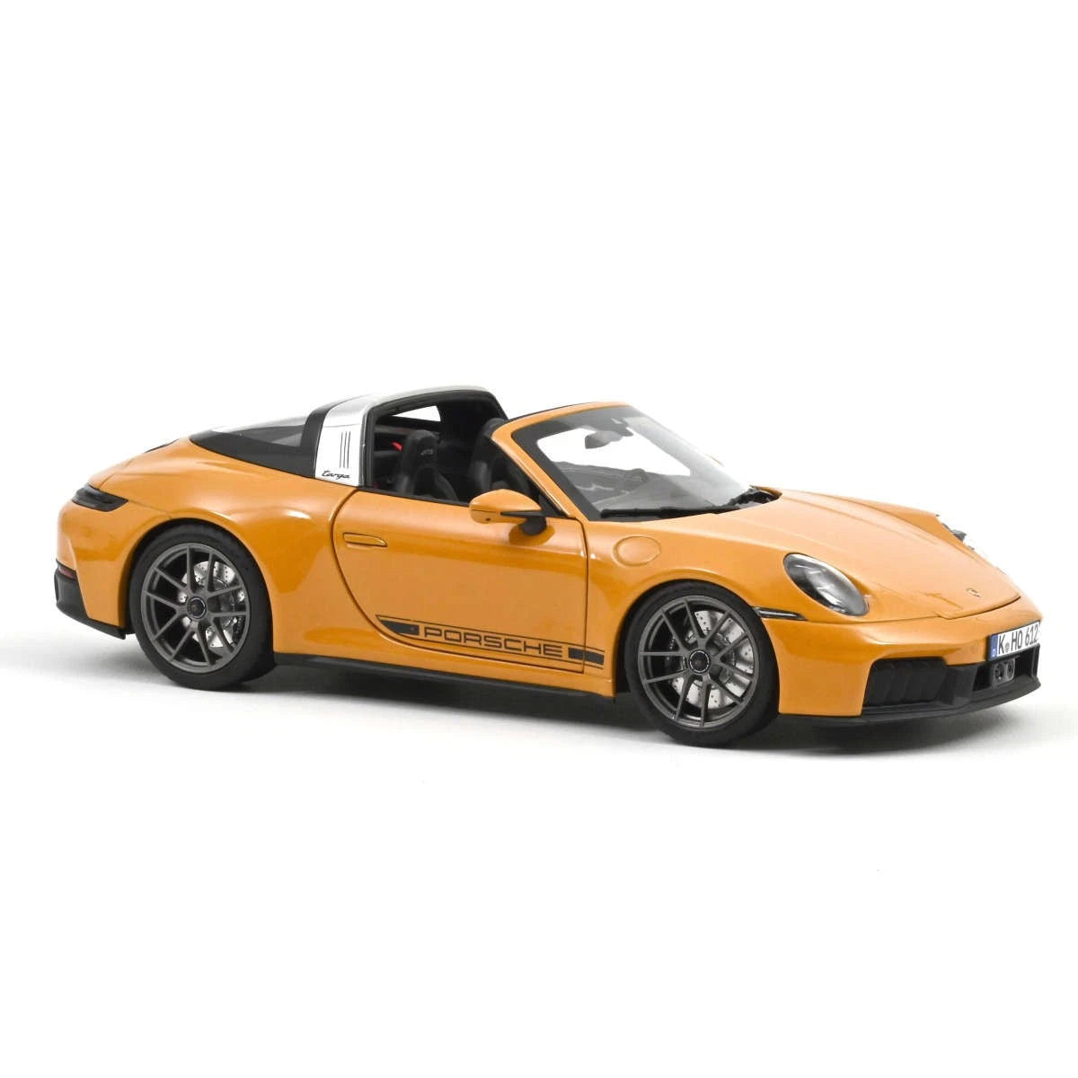 PORSCHE 911 TARGA 4 GTS 2025 BAHAMA YELLOW 1/18 Norev