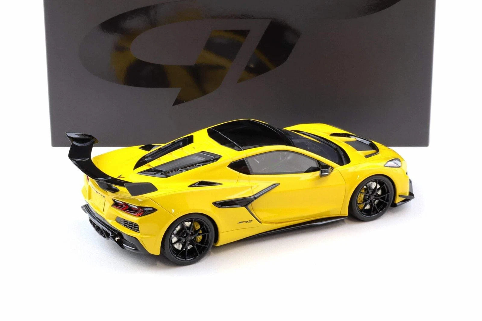 Chevrolet Corvette C8 ZR1 '25, geel - 1:18 - GT Spirit