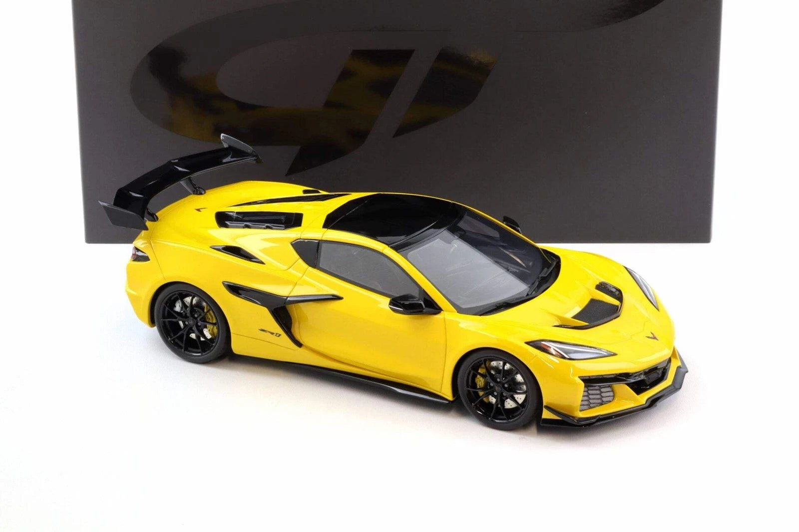 Chevrolet Corvette C8 ZR1 '25, geel - 1:18 - GT Spirit