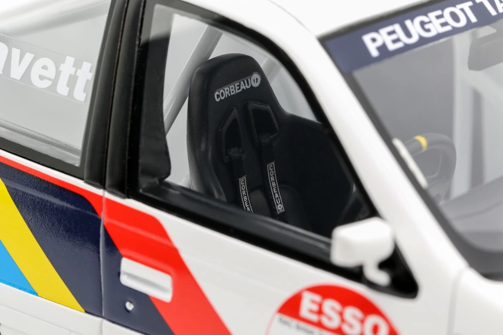 Peugeot 405 MI16 BTCC White #45 R. Gravett '92 1:18