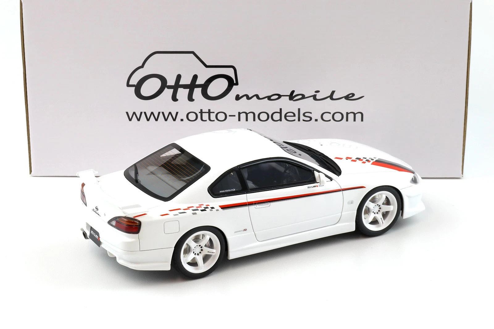Nissan Silvia Spec-R Nismo Aero S15 wit 2000 1:18
