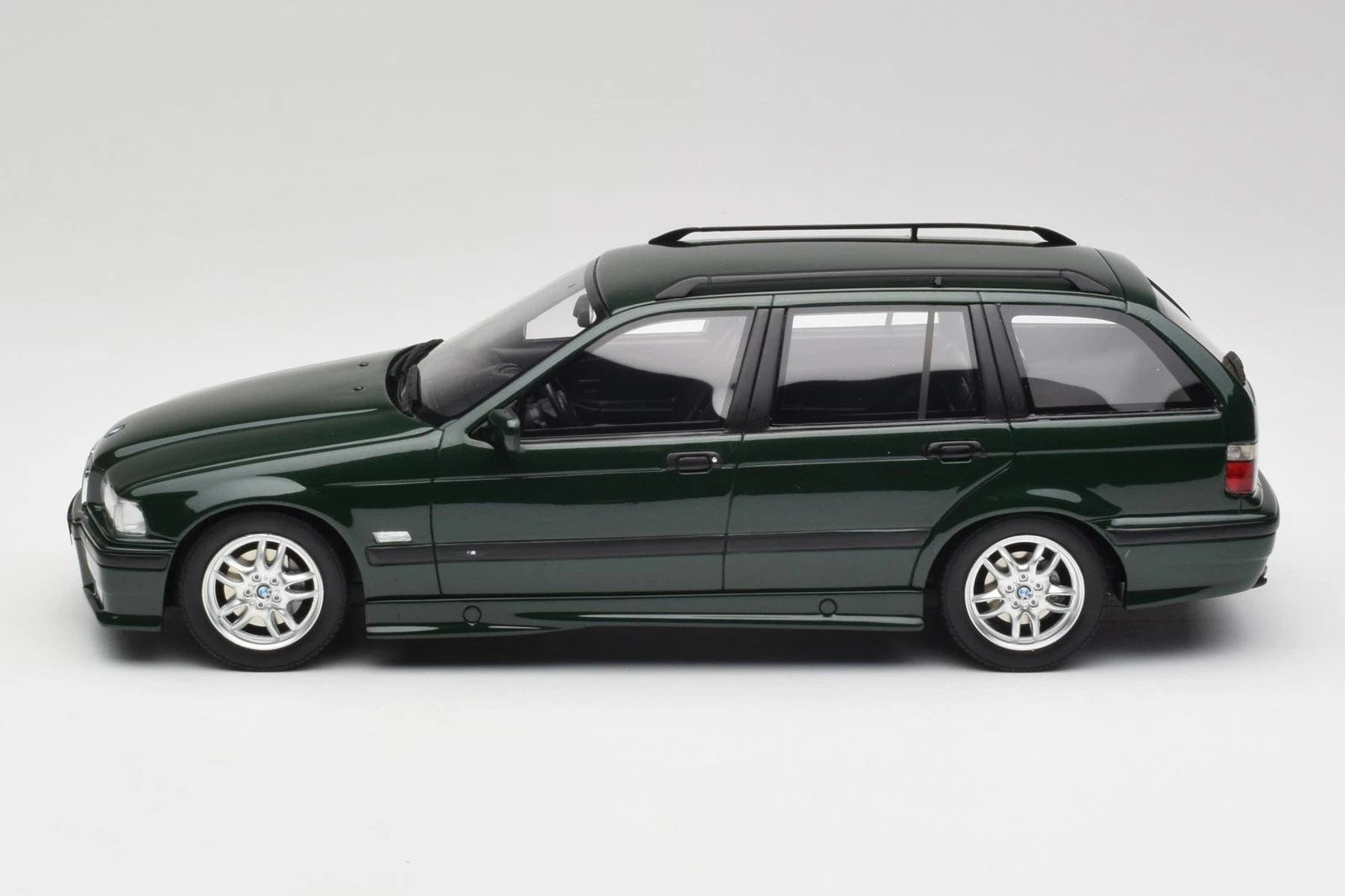 BMW E36 328i touring M Pack Fern Green 386 1997 1:18