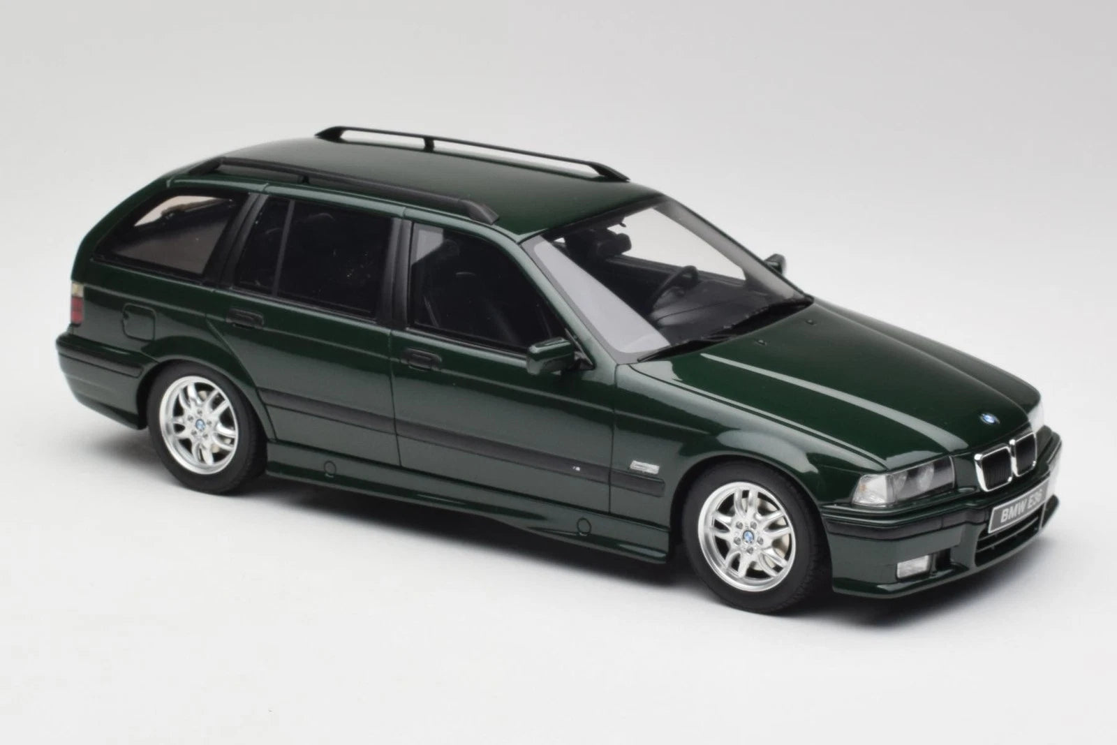 BMW E36 328i touring M Pack Fern Green 386 1997 1:18